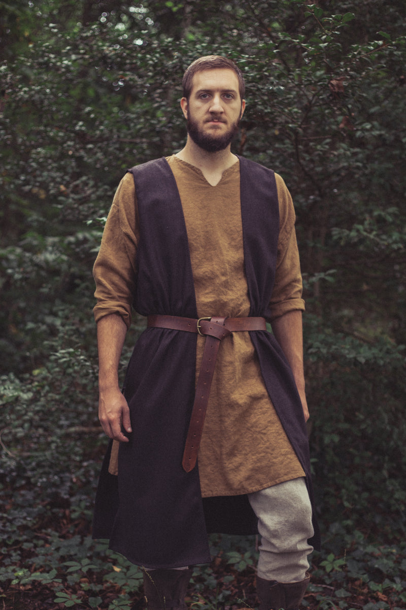 Medieval Coats and Surcoats | Fell & Fair Productions